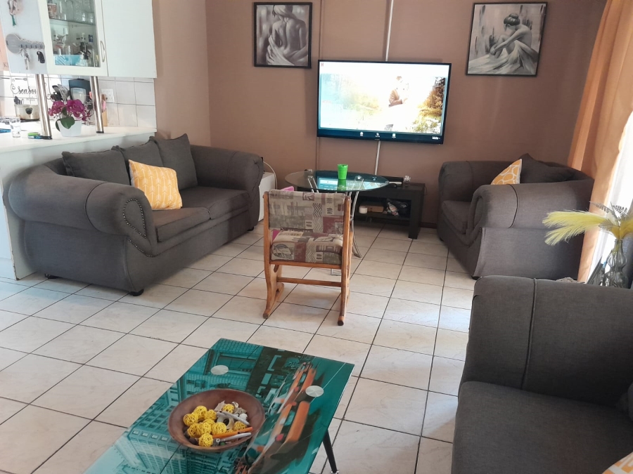 3 Bedroom Property for Sale in Geelhoutpark North West